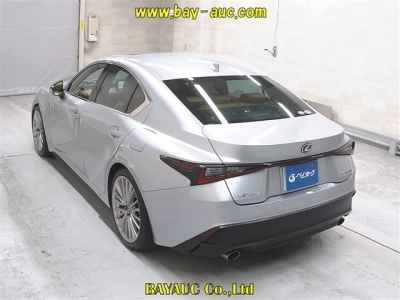 LEXUS IS