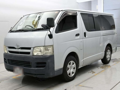 TOYOTA REGIUS VAN