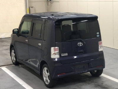 TOYOTA PIXIS SPACE