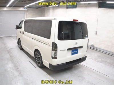 TOYOTA REGIUS VAN