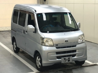 TOYOTA PIXIS VAN