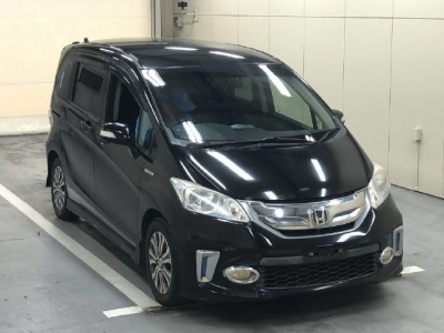 HONDA FREED HYBRID