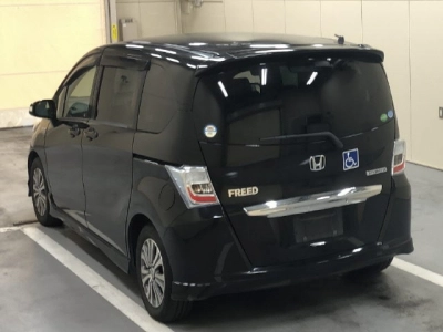 HONDA FREED HYBRID