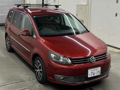 VOLKSWAGEN GOLF TOURAN