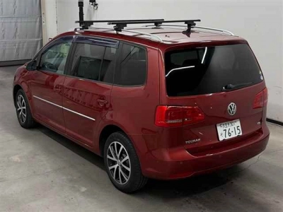VOLKSWAGEN GOLF TOURAN