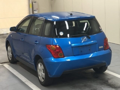 TOYOTA IST