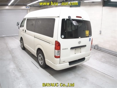 TOYOTA HIACE VAN