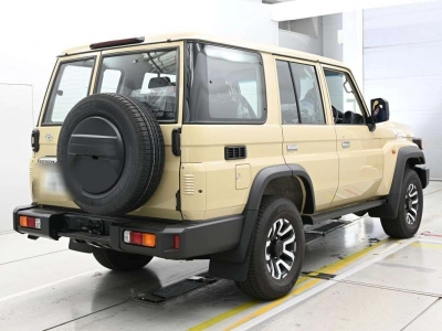TOYOTA LAND CRUISER 70