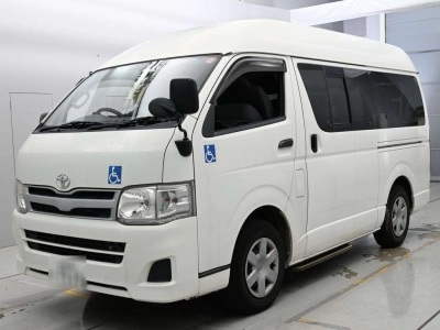 TOYOTA REGIUS VAN