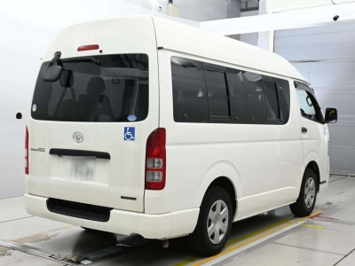TOYOTA REGIUS VAN