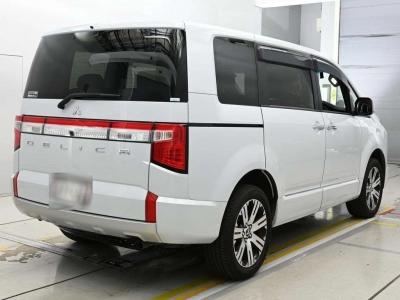 MITSUBISHI DELICA D:5