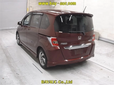 HONDA FREED HYBRID