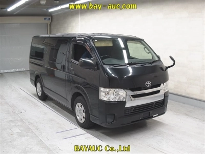 TOYOTA REGIUS VAN