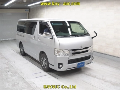 TOYOTA REGIUS VAN