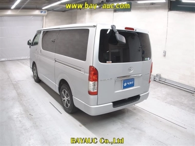 TOYOTA REGIUS VAN