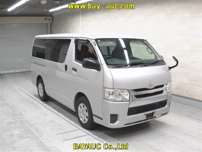 TOYOTA REGIUS VAN