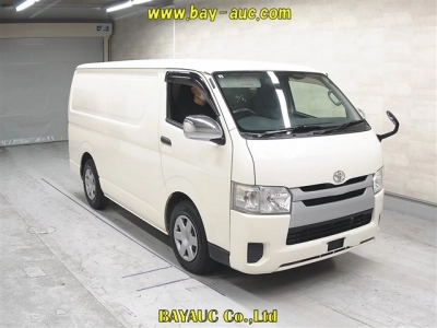 TOYOTA REGIUS VAN