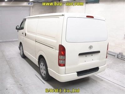 TOYOTA REGIUS VAN
