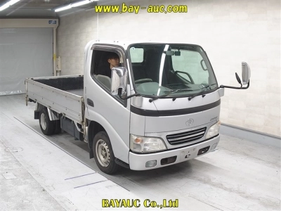 TOYOTA DYNA