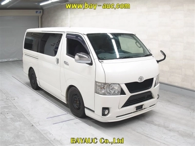 TOYOTA REGIUS VAN