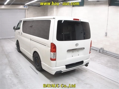 TOYOTA REGIUS VAN