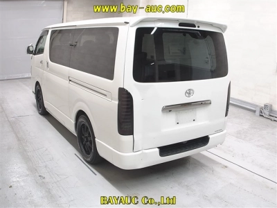 TOYOTA REGIUS VAN