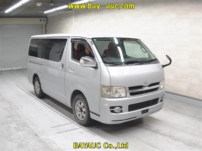 TOYOTA REGIUS VAN