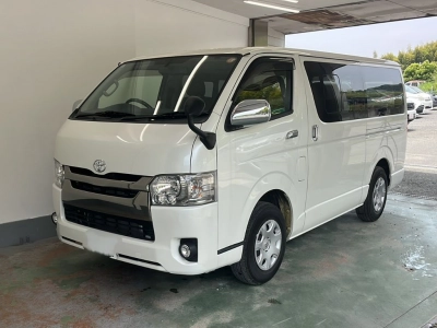 TOYOTA REGIUS VAN
