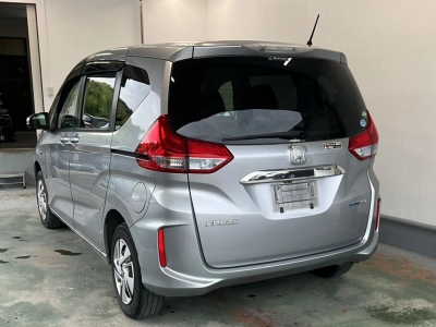 HONDA FREED HYBRID