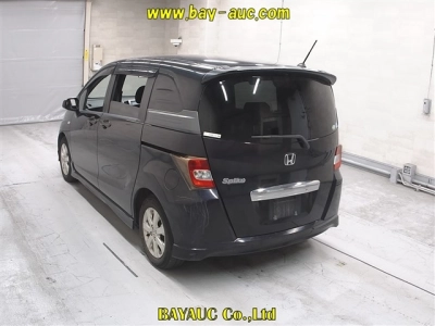 HONDA FREED SPIKE