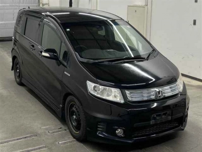 HONDA FREED SPIKE HYBRID