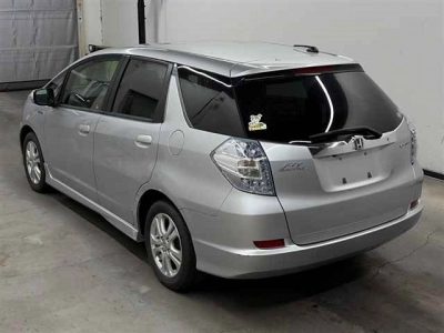 HONDA FIT SHUTTLE HYBRID