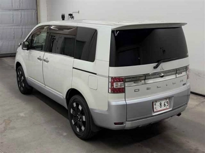 MITSUBISHI DELICA D:5