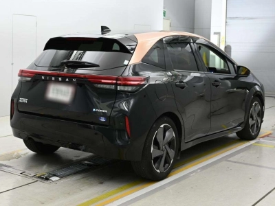 NISSAN AURA