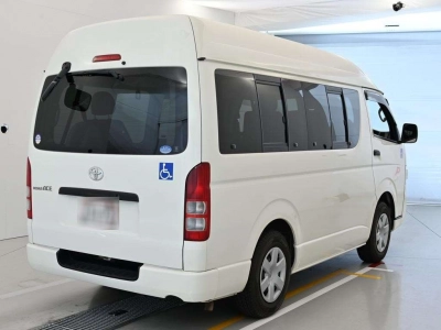TOYOTA REGIUS VAN