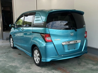 HONDA FREED SPIKE