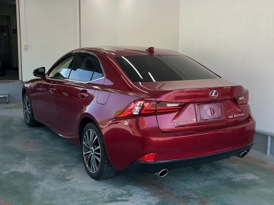 LEXUS IS