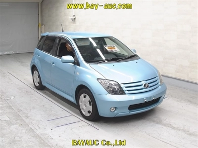 TOYOTA IST