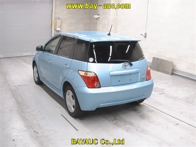 TOYOTA IST