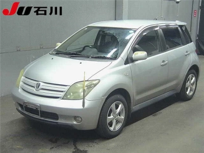 TOYOTA IST