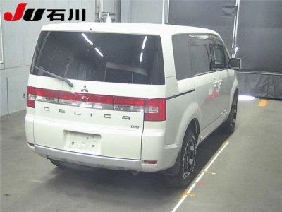MITSUBISHI DELICA D:5