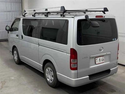 TOYOTA REGIUS VAN