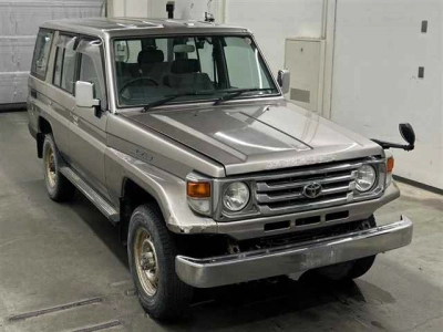 TOYOTA LAND CRUISER