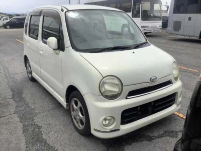 DAIHATSU MOVE LATTE