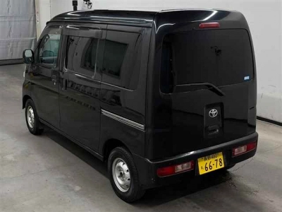 TOYOTA PIXIS VAN
