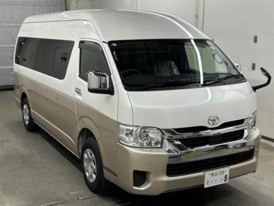 TOYOTA HIACE WAGON