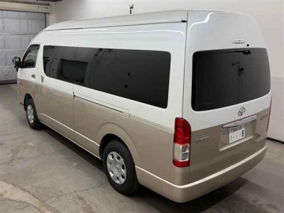 TOYOTA HIACE WAGON