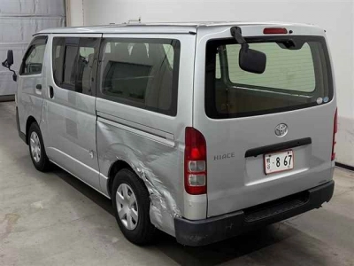 TOYOTA HIACE VAN