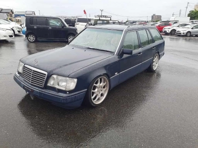 MERCEDES BENZ E CLASS