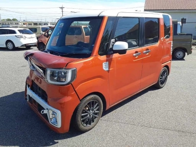 DAIHATSU WAKE
